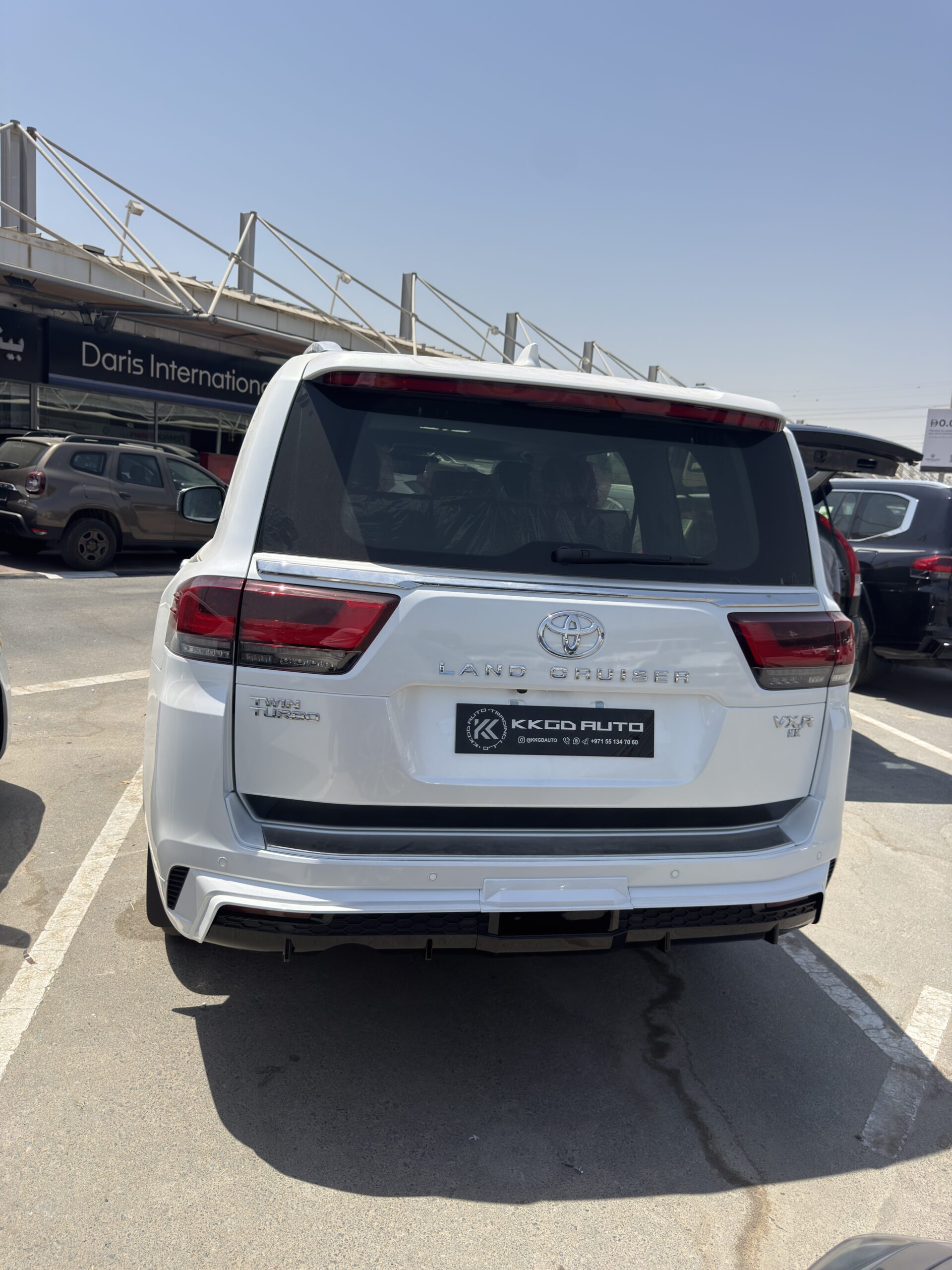 2026 Toyota Land Cruiser 3.5L Twin Turbo VXR in white